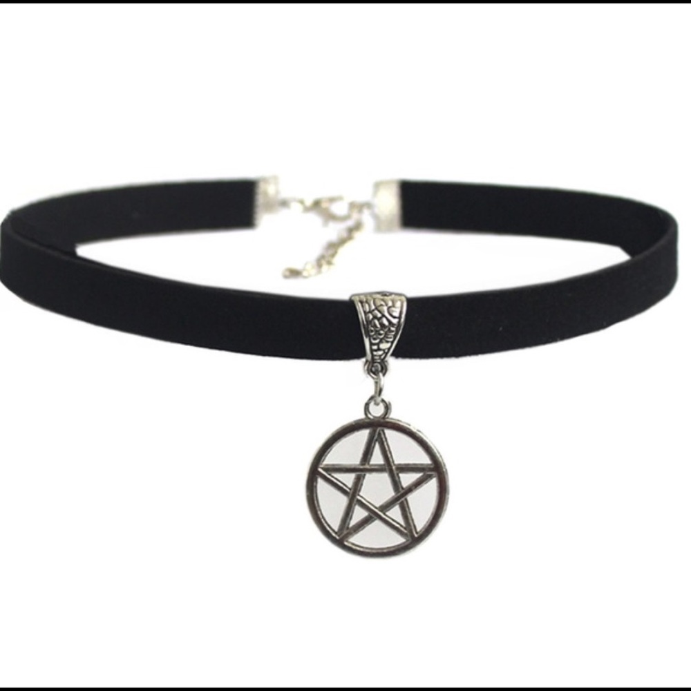 Beautiful Pentacle choker